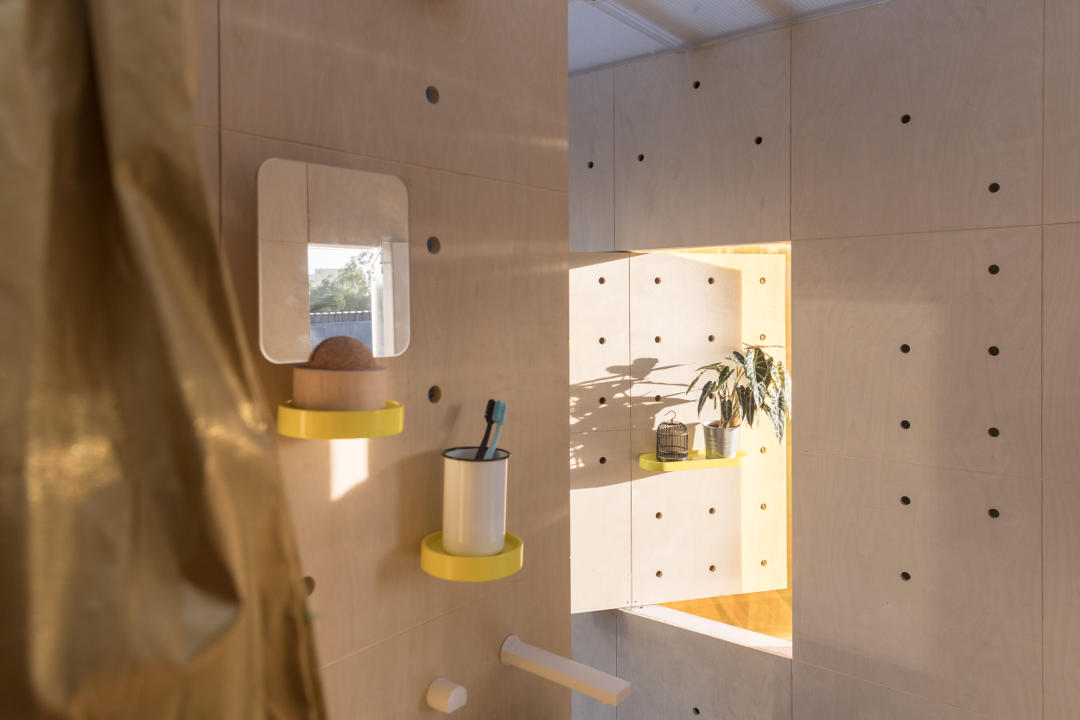 The bathroom in the MINI LIVING Urban Cabin